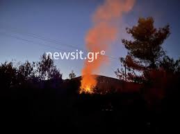 Οι οικισμοί έχουν εκκενωθεί και η φωτιά δεν έχει φτάσει εκεί. Z Izabngl Lhtm
