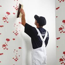Une fois que le papier peint a été acheté, que le mur a été lissé et que les outils ont été préparés, la pose du papier peint proprement dite commence. Poser Du Papier Peint Les Etapes De Pose Conseils Deco Lutece Papier Peint