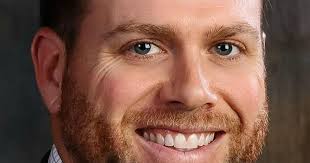 Local insurance agent gives back