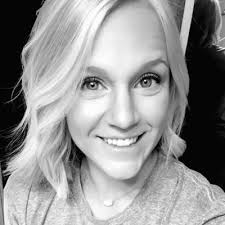 Tara Lloyd (@_taralloyd)