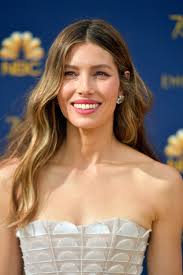 Her hair do comes in different colors, length and styles. Jessica Biel Beauty Evolution Of Hair Makeup Looks