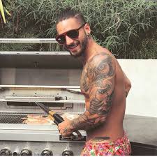 I have it here in my leg, my left leg. Maluma The Hot Dirty Boy Maluma Hot Dirty Boy