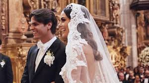 Ximena navarrete glamoroso vestido de boda del vestido de bola del cuello en v floral 3d que se hunde. Ximena Navarrete Celebra Su Segundo Aniversario De Bodas Lo Ultimo Las Estrellas Tv