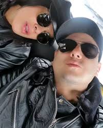 Amor mio en esta vuelta al sol contigo eh aprendido muchas cosas bonitas,  se que cualquiera está a tu lado cuando triunfas pero no cualquiera esta en  el proceso, cualquiera está contigo en una fista ...