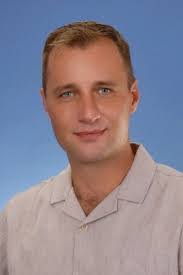 Roberto Wilhelm's Instagram, Twitter & Facebook