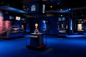 Toutânkhamon est ainsi devenu le pharaon le plus populaire de tous les temps. Toutankhamon Le Tresor Du Pharaon A La Grande Halle De La Villette