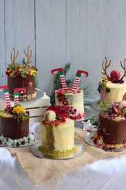 A little baking, a lot of icing, and a little time with a frosting spatula and a rotating cake stand, and we know we've made something that will truly impress. Christmas Cake Decorating Workshop With Oh That Be Good