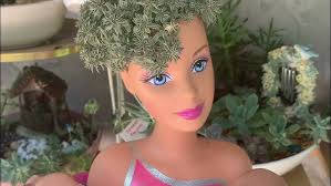 DECORANDO UNA TABLA CON MACETAS RECICLADAS