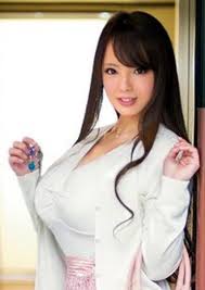 Hitomi Tanaka is a highly successful Japanese pornographic actress and model. She started her career in the adult entertainment industry… Read More: Hitomi Tanaka Biography: Boyfriend, Age, Wikipedia, Films, Net Worth, Height,