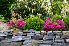 Einen sandkasten für den garten selber zu bauen ist gar nicht schwer. Natursteinmauer Im Garten Selber Machen So Geht S