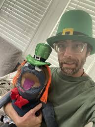 Lacey yang bertuah dan aku nak ucapkan Selamat Hari St. Patrick yang  gembira dan selamat kepada semua puppeteers! : r/puppets