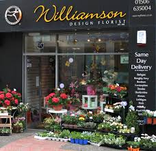 We Offer The Complete Service For You Flowers Champagne Chocolate What You Want But In Also Delivered A Unforgettable E Cvetochnyj Magazin Cvety Floristika