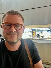 Jonas Watts's Instagram, Twitter & Facebook