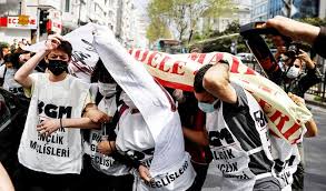 Но есть ещё целый комплекс факторов: Turkey Facing Exodus After Asylum Requests Surge 506 Arab News