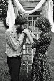 Resultado de imagen de fotos antiguas de parejas enamoradas