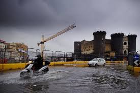 Temporali e vento forte da fino a mezzanotte. Allerta Meteo In Tutta La Campania Il 10 Dicembre 2020