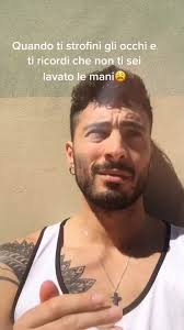 Non Ti Alzo Le Mani Solo Perchè Sei Femmina