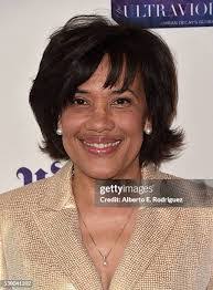 Karen Grill's Instagram, Twitter & Facebook