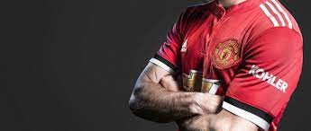 The premier league giants announced a new principal shirt sponsorship with teamviewer, a. No Tinder Manchester United Announce First Ever Sleeve Sponsorship Deal Footy Headlines