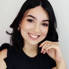 Amanda Mattos's Instagram, Twitter & Facebook