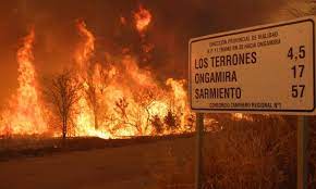 Los incendios forestales actuales han afectado 898.755 hectáreas en 14 de las 23 provincias del país, donde se registraron más de 50 focos activos, tanto en humedales como en bosques nativos. Cordoba Desesperacion Ante Los Incendios Forestales Fuera De Control En Las Sierras Que Se Extienden De Copacabana A Punilla Afectando Capilla Del Monte Argentina Forestal