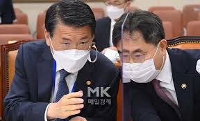 데일리한국 이혜현 기자 은성수 금융위원장이 8일 세종시에 보유한 아파트 매매에 합의했다. Tpf Kpirteamdm