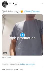 Perbedaan mereka banyak, tapi mereka saling mencintai. Video Lelaki Tanggal Baju Mirip Hero Drama Sweet Dreams Pula Tular Media Hiburan
