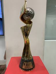 Os troféus de campeão e melhor jogador do campeonato copa verde de futebol 2018 foram produzidos pela coomflona com desenhos de designers do projeto design. Trofeu Da Copa Do Mundo Feminina Desembarca No Rio De Janeiro Dona Do Campinho Ge