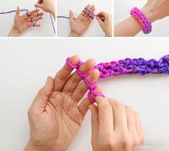 Perfect for potholders, winter garments or other projects where you need an extra layer. How To Finger Knit Easy Finger Knitting Instructions
