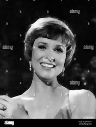 Julia andrews hi-res stock photography and images