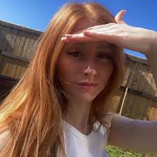 Hi all 👋 just wondering what you all use in your washing machine? I use  ariel pods and lenor drying sheets in my tumble dryer is there anything  else I could use