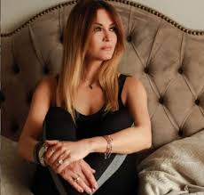 44,528 likes · 5,487 talking about this. Anca È›urcaÈ™iu S A Reinventat Total DupÄƒ DivorÈ› Am Dat Foc La Tot Ce A Fost Urat Si Dureros Vedete Libertatea Pentru Femei Cum Se Vede Anca È›urcaÈ™iu La BÄƒtraneÈ›e MÄƒ VÄƒd La