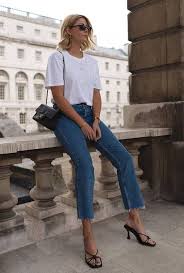 Are there any common features in italian houses that can distinguish italian style in interior design? Dress Like An Italian Woman And Look Elegant Daily La Belle Society