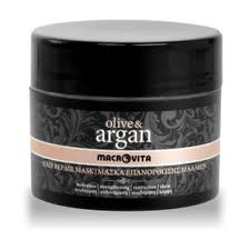 Απλώστε την μάσκα σε στεγνά μαλλιά και αφήστε την να δράσει 60 λεπτά. Macrovita Maska Epanor8wshs Malliwn Me Ladi Elias Elaio Argkan 200ml