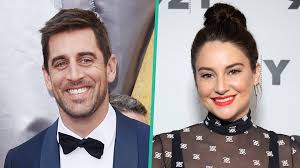 A source chatted with sports website awesemo's pop culture section, side action, and revealed: Aaron Rodgers Reveals He S Engaged Amid Shailene Woodley Dating Reports Access