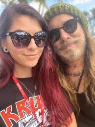 taylor murphy (@thesmalltownroc)