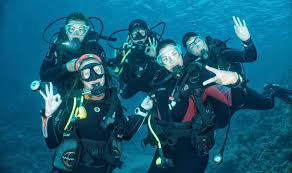 No Boys Allowed Girls That Scuba Stick Together Deepblu Mag