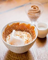 Jessica Prealpato Dessert A La Cacahuete Des Hautes Pyrenees Mousse De Lait Et Caramel Food Pastry Desserts Desserts