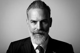 Le barbier ou la barbiere doit être capable de réaliser des rasages et des modelages de barbe. New Formation Homme Barber 10 Jours Scottodicesare