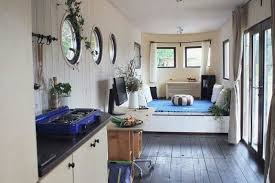 Wohnwagon Auf 24m Modern Tiny House Tiny House Living Tiny House Design