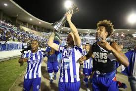 Brasileirão série a es la primera división de fútbol de brasil en la que participan 20 clubes, el campeón actual es el sociedade esportiva palmeiras, por motivo de patrocinio se llama brasileirão chevrolet desde 2014 y se juega desde mayo a diciembre. Csa E Campeao Brasileiro Da Serie C De 2017 Torcedores Noticias Sobre Futebol Games E Outros Esportes