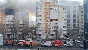 Incendiu uriaș cu emanații de gaze periculoase | galerie foto. Galerie Foto Video Incendiu Puternic In ConstanÅ£a O PersoanÄƒ S A Aruncat De La Etaj Cuget Liber