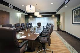 Need Meeting Space The Hampton Inn Suites National Harbor In Oxon Hill Offers A Boardroom For Smaller Corporate Style Meeti Suites Hampton Inn The Hamptons