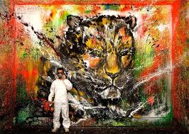 Hua Tunan Sprays And Splatters Paint To Form Leopard S Face Art Painting Splatter Art