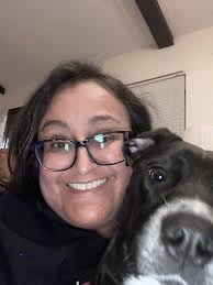 Can you picture Crowley cuddling with the Hellhounds? 😂