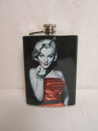 Marilyn Monroe Black & White Red Dress Lip Stainless Steel 8oz. Hip  Flask FC2R | eBay