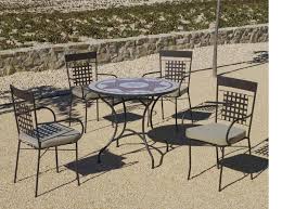 Fer forgé, pvc, tissu ou bois, il en existe de nombreux modèles à des prix très abordables. Salon De Jardin Vintage Le Charme De L Ancien Jardindeco