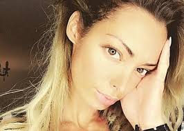 Émilie nef naf perte de cheveux poids alarmant ses relations avec jeremy menez la maman dit tout. Emilie Nef Naf Son Imposant Fessier L A Fait Souffrir