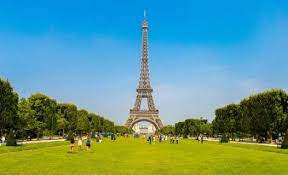 Struktur ini dibangun antara 1887 dan 1889 sebagai pintu masuk. Menara Eiffel Sebuah Keajaiban Arsitektur Di Paris