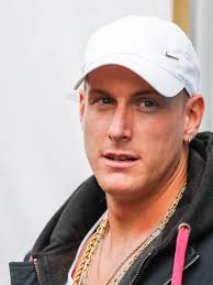 Calvin Kleinen: Alle News & Infos